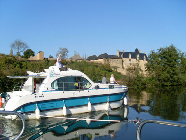 Anjou-turismo-fluvial-viatges-sant-andreu-castillo-rio