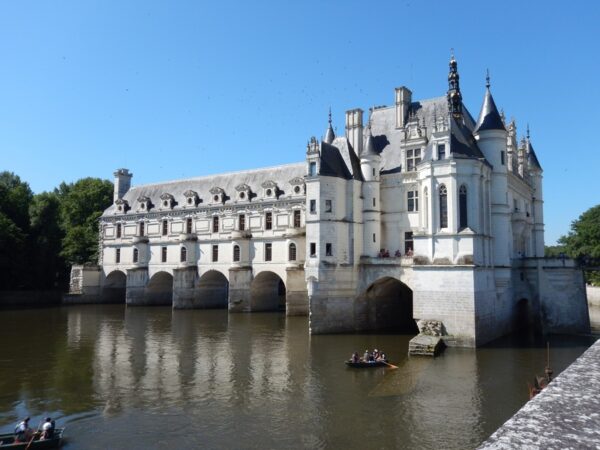 Loira-Turismo-fluvial-lujo-Francia-Viatges-sant-Andreu-castillo